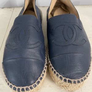 Chanel navy lambskin espadrille flats size 39